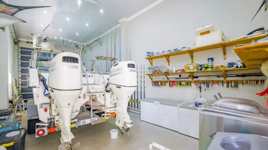 5 Bedroom Property for Sale in Struisbaai Western Cape